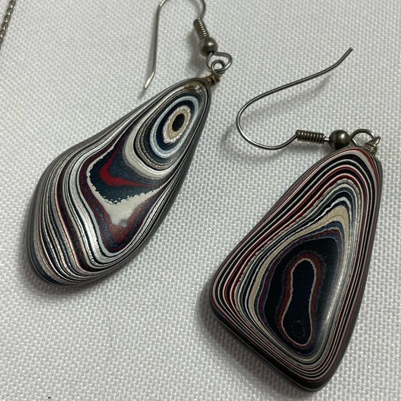 Unique clay pendant necklace & earring set great condition - Picture 4 of 9